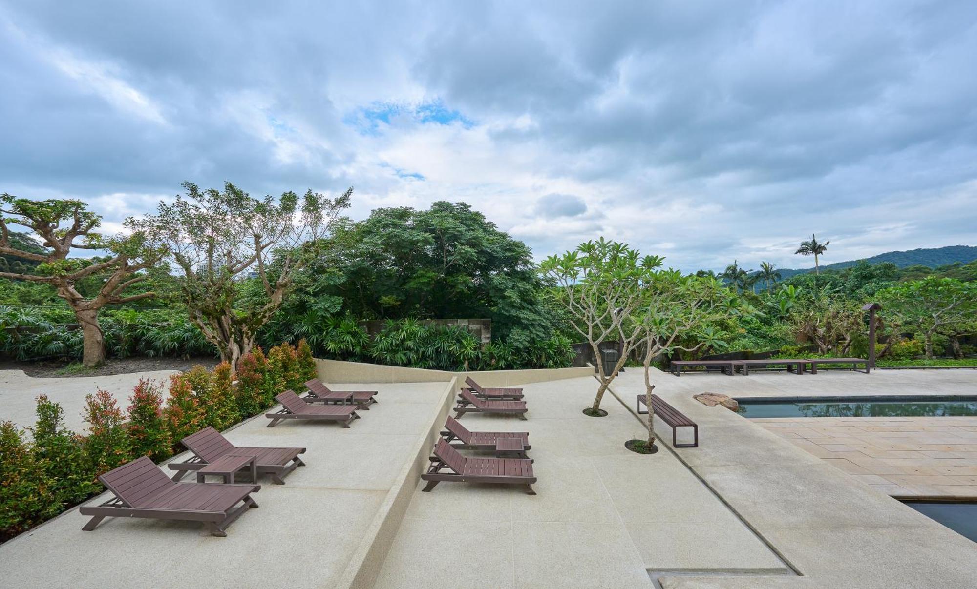 Hotel Royal Chiao Hsi Jiaoxi Eksteriør bilde The resort's swimming pool